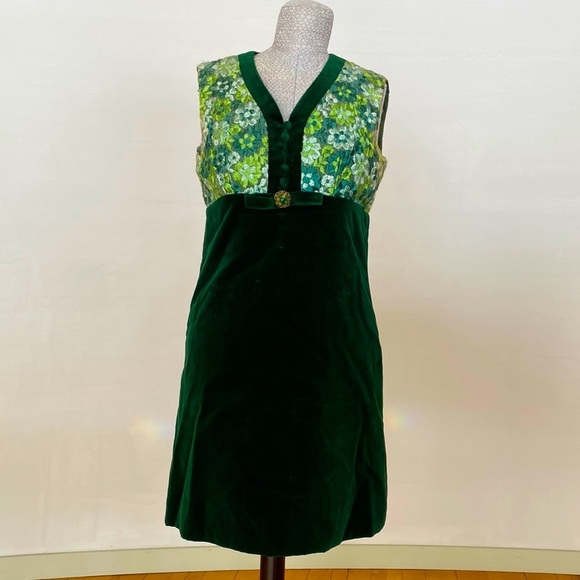 Happy St Patrick's Day! Vintage 1960's Vera Mont Paris Velvet Green Party Dress - Picture 1 of 9